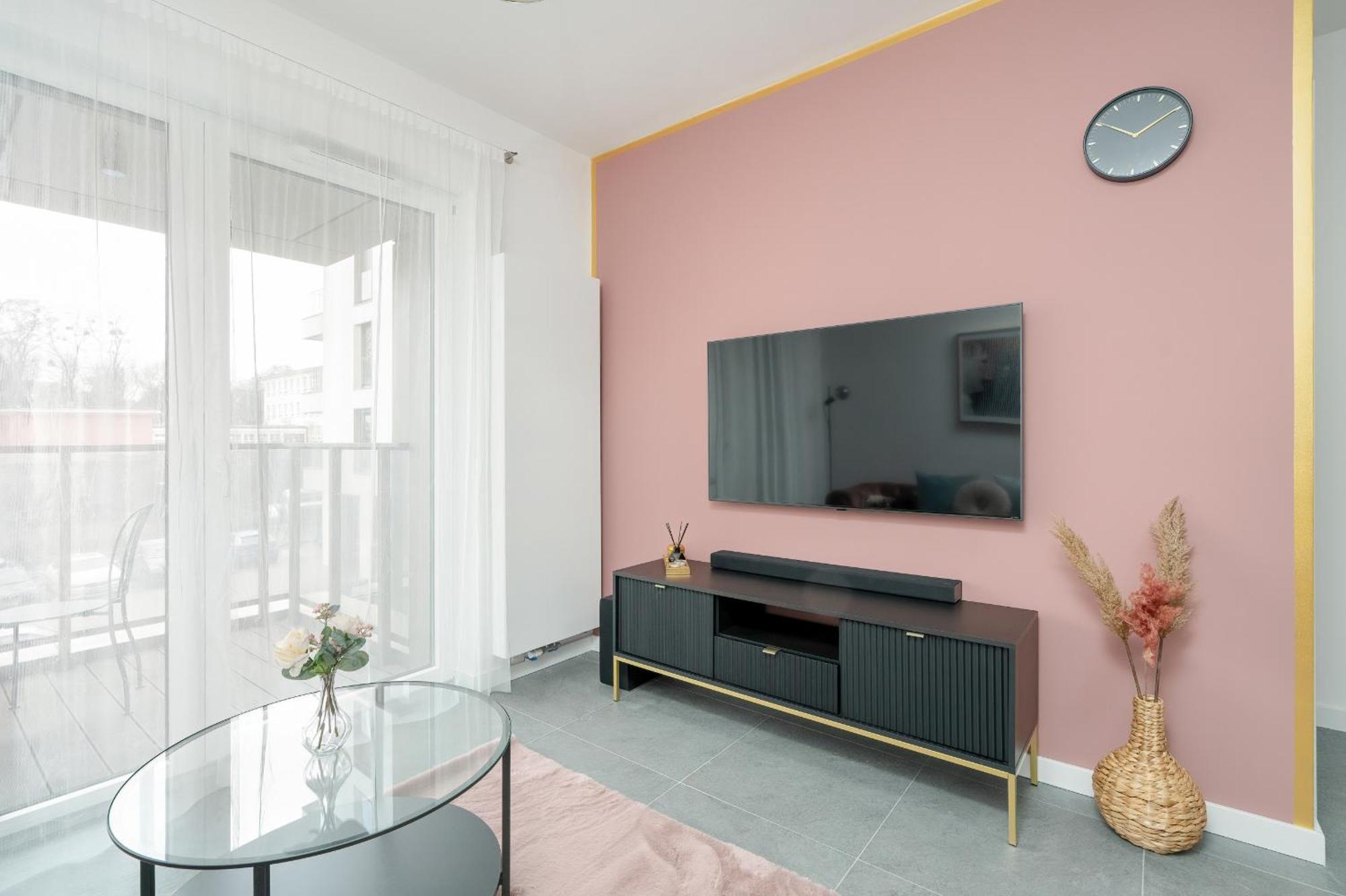 Center With Gym & Free Garage By Renters Apartmán *