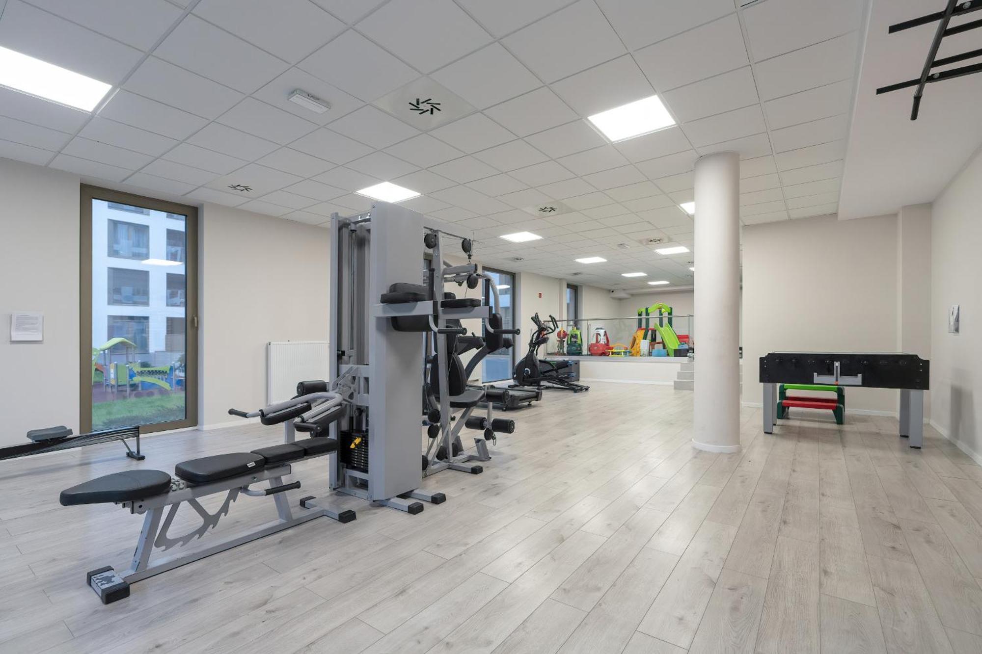 Center With Gym & Free Garage By Renters * Poznaň