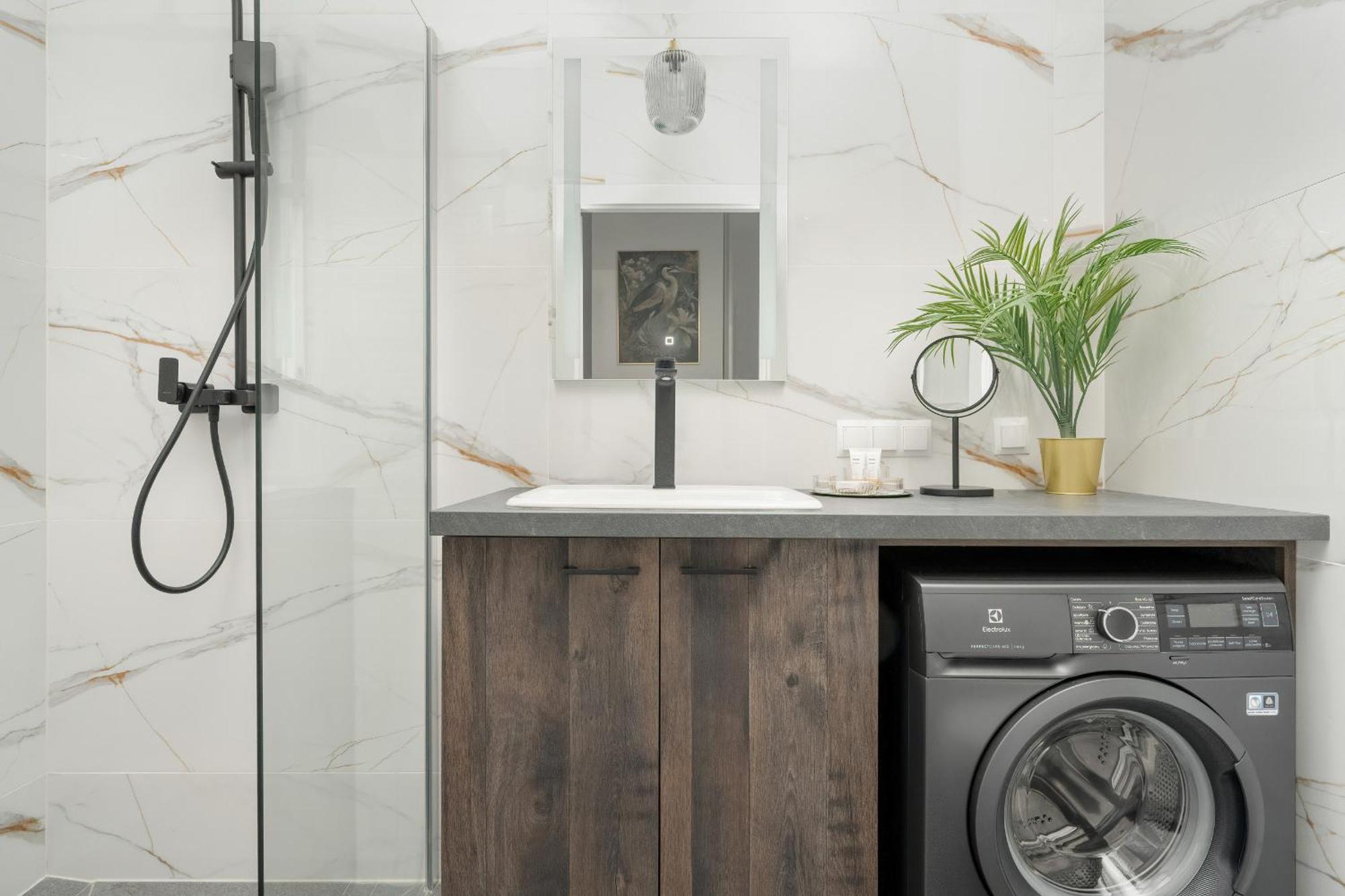Center With Gym & Free Garage By Renters Poznaň